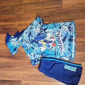 Sonic Hedgehog Outfit Size 8.